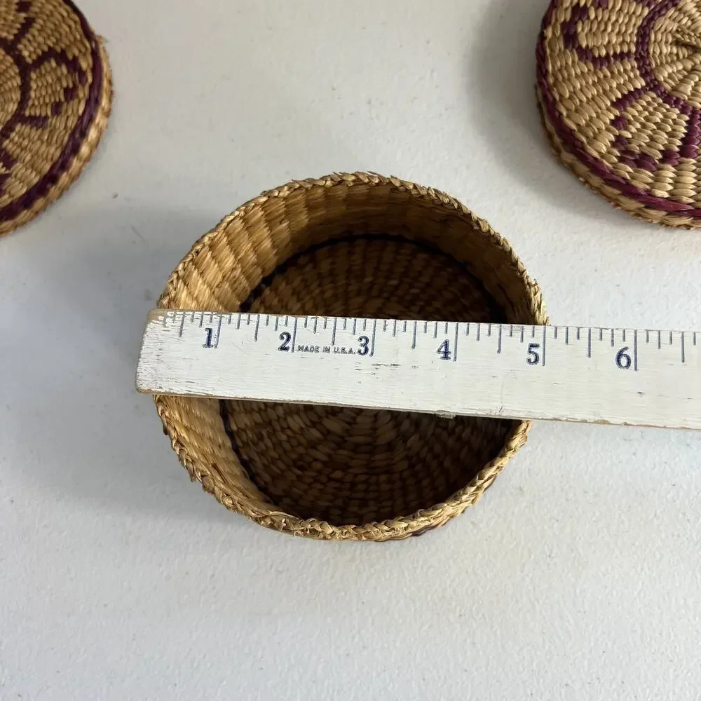 Woven Wicker Basket With Lid Round Trinket Basket Floral Design Jewelry Holder